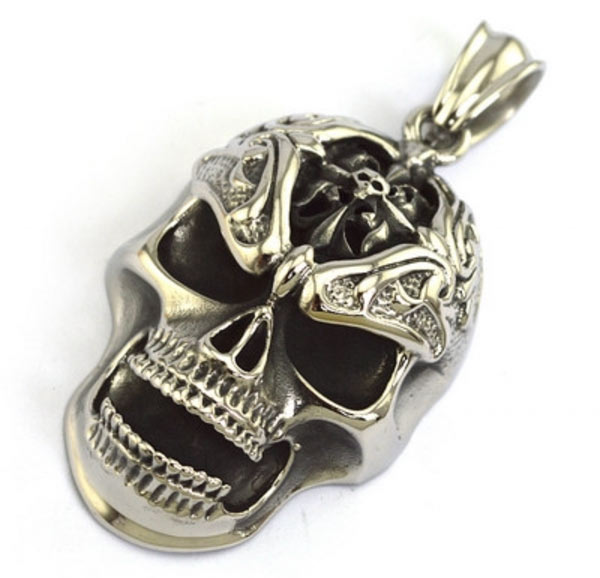 Large Skull Pendant